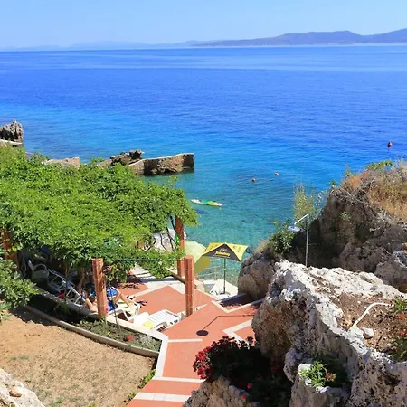 Apartment Family Friendly Seaside Pisak, Omis - 18610 *