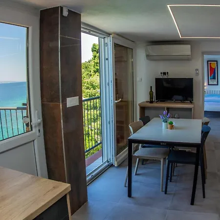 Apartment Family Friendly Seaside Pisak, Omis - 18610 *