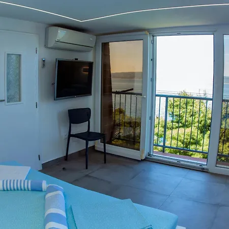 Family Friendly Seaside Pisak, Omis - 18610 * Pisak
