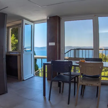 Family Friendly Seaside Pisak, Omis - 18610 Apartment