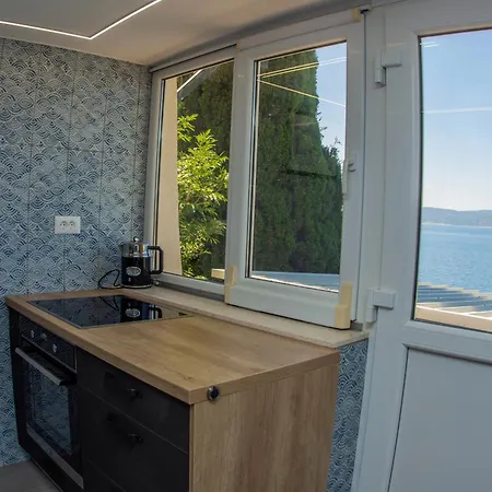 Family Friendly Seaside Pisak, Omis - 18610 * Pisak
