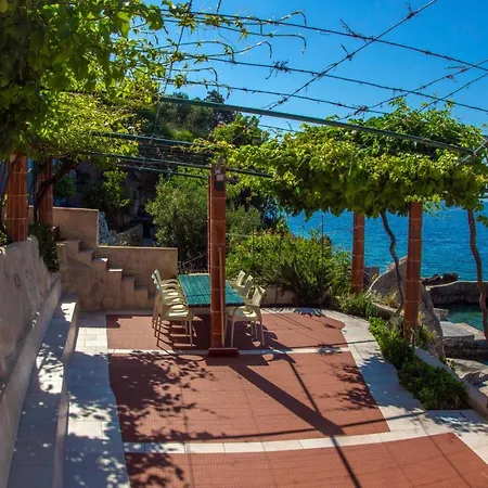 Family Friendly Seaside Pisak, Omis - 18610 Lejlighed *