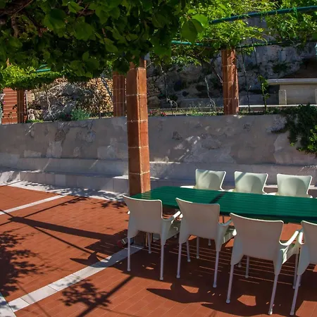 Family Friendly Seaside Pisak, Omis - 18610 Pisak