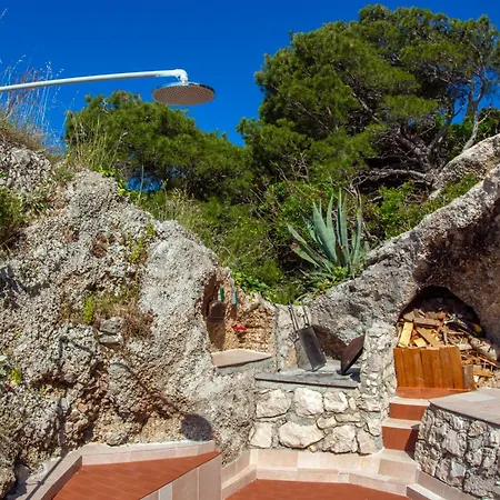 Family Friendly Seaside Pisak, Omis - 18610 Lejlighed Pisak